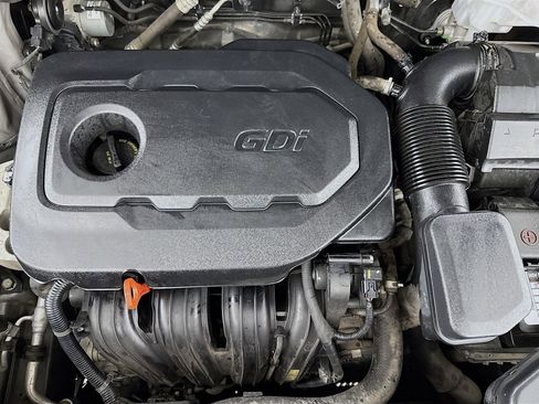 Used 2017 Hyundai Santa Fe Sport w/ 2.4L Value Package 06 image 17