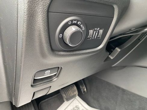 Used 2026 Jeep Grand Cherokee Altitude AWD/4WD image 24