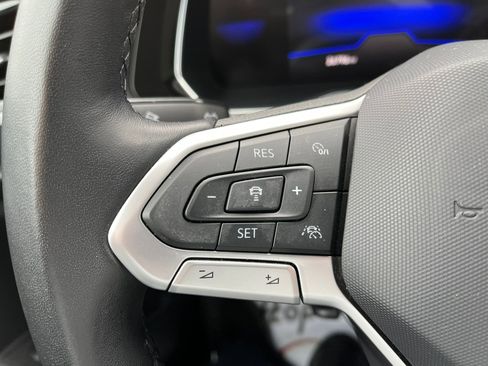 Used 2023 Volkswagen Jetta SE w/ Panoramic Sunroof Package image 23