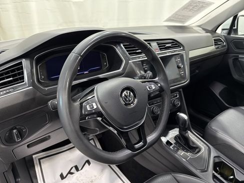 Used 2020 Volkswagen Tiguan SEL FWD image 27
