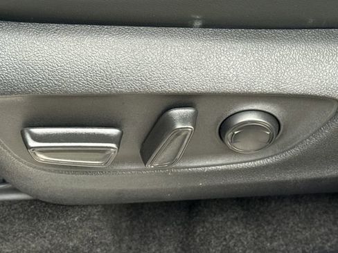 Used 2026 Toyota Highlander XLE AWD/4WD image 24