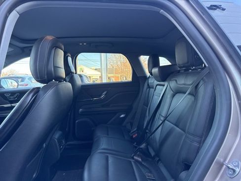 Used 2020 Lincoln Corsair AWD w/ Premium Package image 7