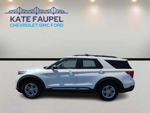 Used 2021 Ford Explorer XLT w/ Equipment Group 202A AWD/4WD image 4
