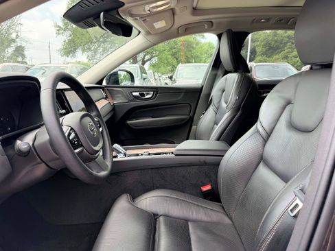 Certified 2024 Volvo XC60 B5 Ultimate w/ Protection Package Premier AWD/4WD image 12