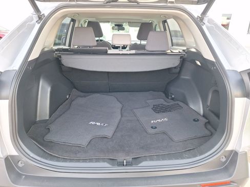 Used 2022 Toyota RAV4 XLE image 39