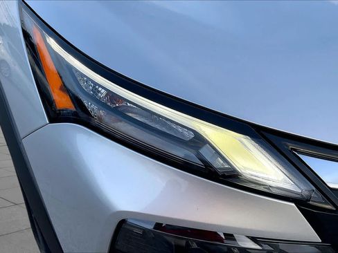 Used 2025 Nissan Rogue SV AWD/4WD image 27