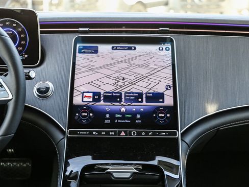 Used 2024 Mercedes-Benz EQE 350+ 4MATIC Sedan image 13