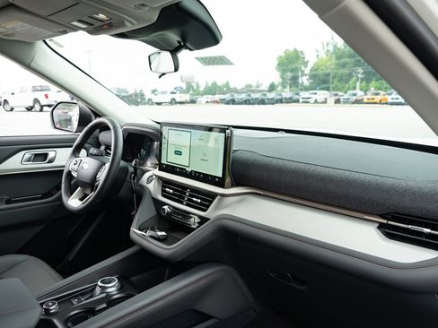 New 2026 Ford Explorer Active w/ Active Comfort Package RWD image 22