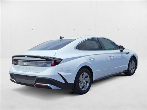 New 2025 Hyundai Sonata SE image 2