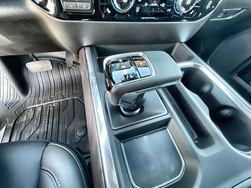 New 2026 GMC Sierra 1500 SLT image 17