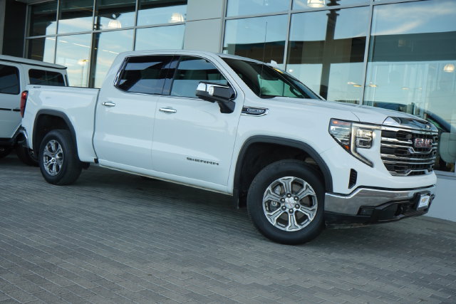Used 2025 GMC Sierra 1500 SLT AWD/4WD image 1