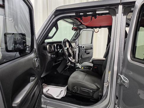 Used 2020 Jeep Gladiator Sport w/ Quick Order Package 24S image 15