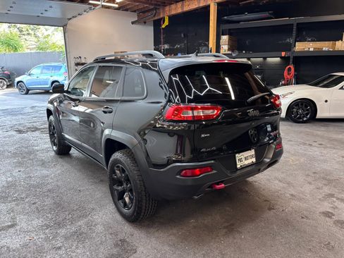 Used 2015 Jeep Cherokee Trailhawk w/ Comfort/Convenience Group AWD/4WD image 6