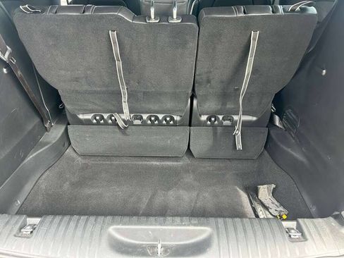 Used 2025 Chrysler Pacifica Select FWD image 18