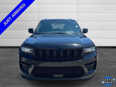 Used 2024 Jeep Grand Cherokee Altitude AWD/4WD image 9