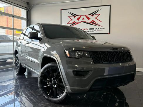 Used 2021 Jeep Grand Cherokee Laredo X AWD/4WD image 1