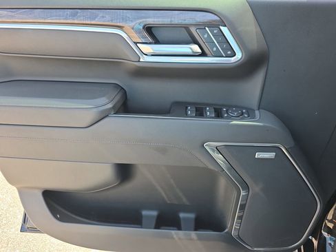 Used 2026 Chevrolet Silverado 1500 LTZ w/ LTZ Premium Package AWD/4WD image 17