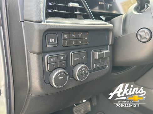 New 2026 Chevrolet Suburban Premier w/ Sun And Tow Package AWD/4WD image 16