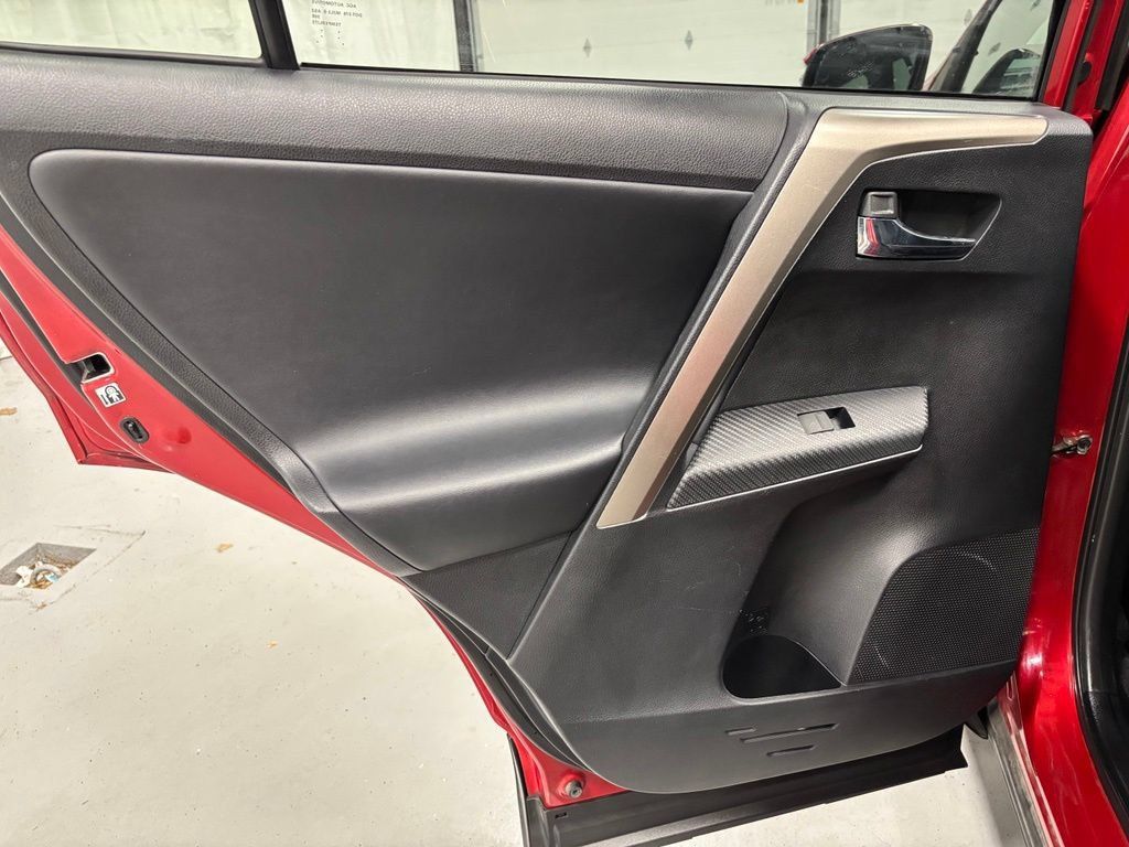 Used 2015 Toyota RAV4 Limited w/ Technology Package AWD/4WD image 40