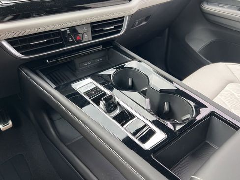 New 2026 Volkswagen Atlas Cross Sport SEL Premium R-Line AWD/4WD image 19