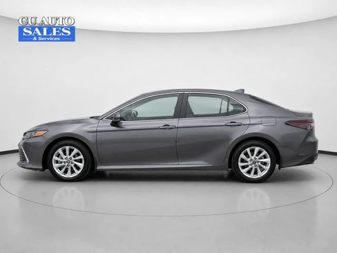 Used 2021 Toyota Camry LE FWD image 4