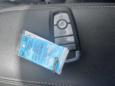 Used 2022 Ford Escape Titanium AWD/4WD image 33