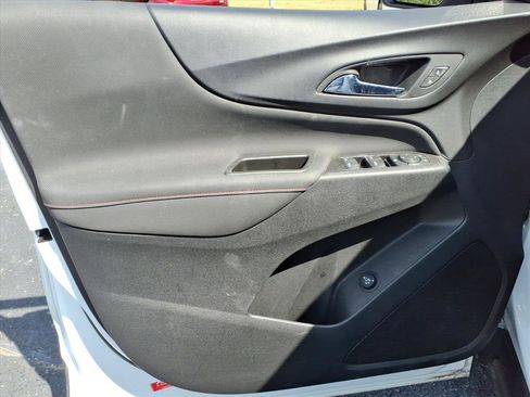 Certified 2022 Chevrolet Equinox RS w/ LPO, Floor Liner Package image 11