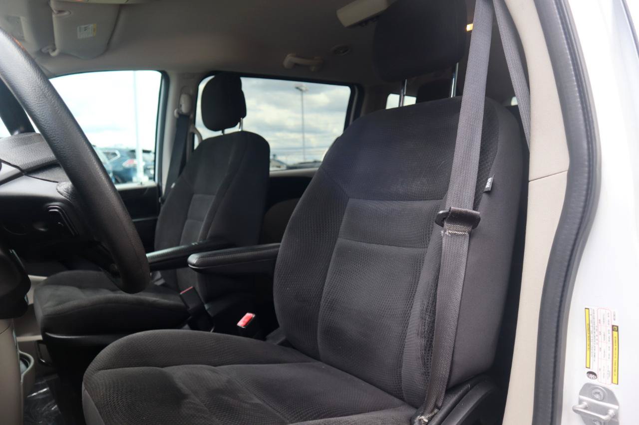 Used 2019 Dodge Grand Caravan SE w/ UConnect Hands-Free Group FWD image 52