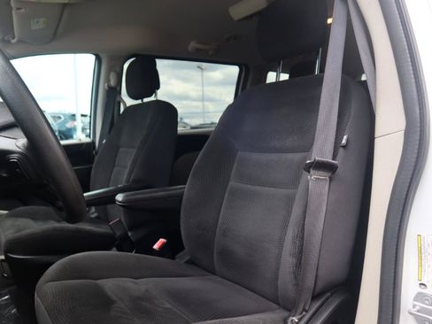 Used 2019 Dodge Grand Caravan SE w/ UConnect Hands-Free Group FWD image 52