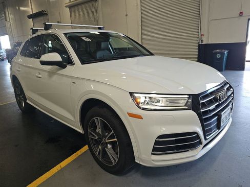 Used 2020 Audi Q5 e Premium w/ Convenience Package AWD/4WD image 3