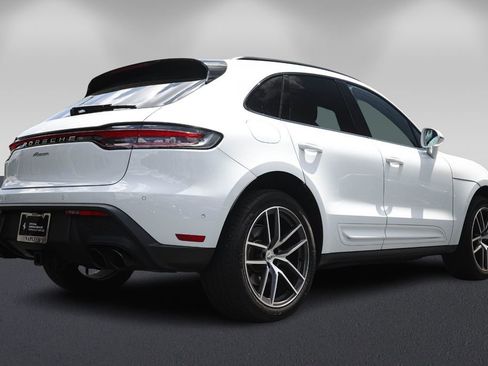 Used 2024 Porsche Macan image 3