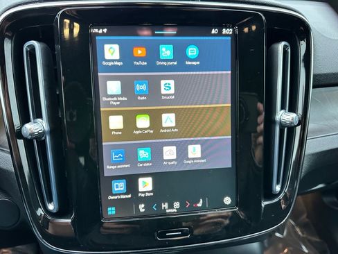 Used 2023 Volvo C40 P8 Recharge Ultimate image 19