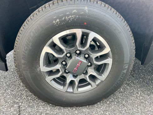 New 2026 GMC Sierra 2500 SLT w/ SLT Premium Package image 10