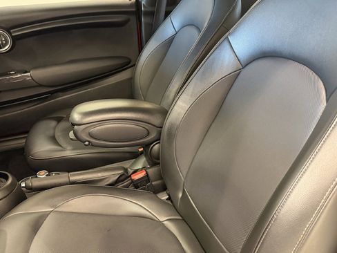 Used 2021 MINI Cooper 2-Door Hardtop image 11