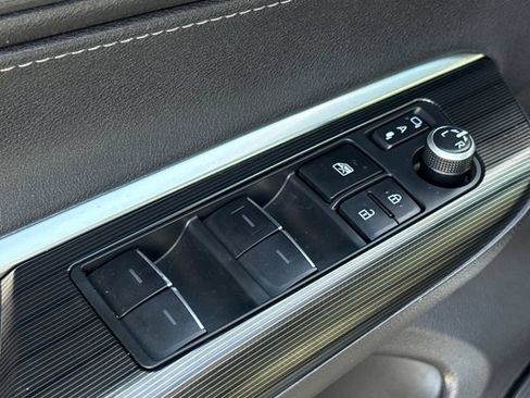 Used 2021 Toyota Venza XLE w/ Carpet Mat Package (TMS) AWD/4WD image 20
