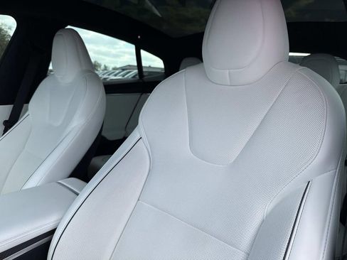 Used 2022 Tesla Model S Plaid image 22