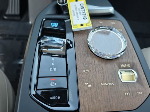 New 2026 BMW iX xDrive45 w/ Executive Package image 17