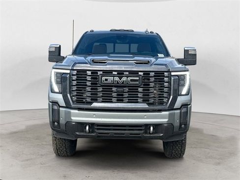Used 2024 GMC Sierra 3500 Denali Ultimate image 3