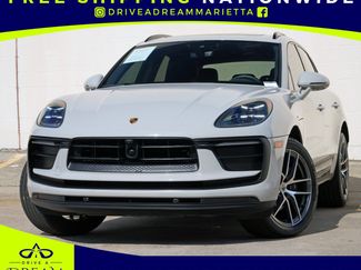 Used 2025 Porsche Macan AWD/4WD video 1