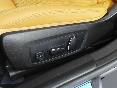 Used 2025 BMW 330i Sedan w/ Convenience Package RWD image 23