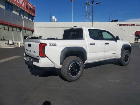 New 2025 Toyota Tacoma TRD Off-Road image 3
