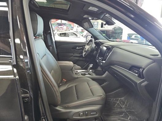 Used 2023 Chevrolet Traverse RS AWD/4WD image 18