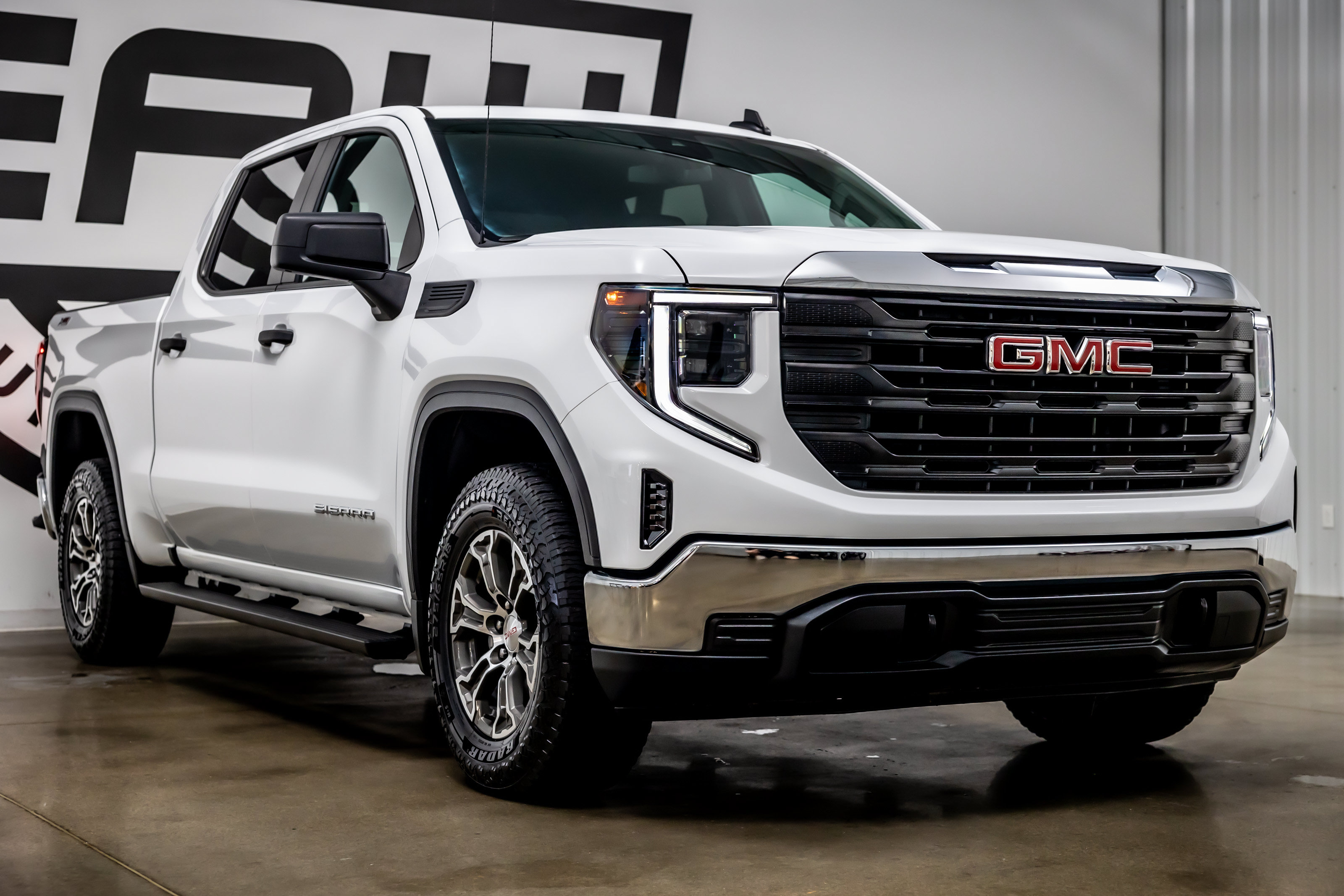 Used 2025 GMC Sierra 1500 Pro w/ Pro Value Package AWD/4WD image 27