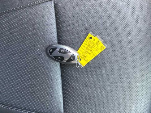 Used 2024 Ford Explorer XLT w/ Equipment Group 202A AWD/4WD image 32