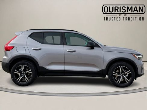 New 2026 Volvo XC40 B5 Core w/ Climate Package image 5