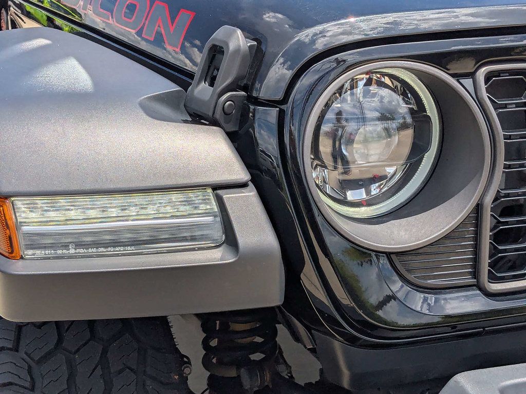 Certified 2024 Jeep Wrangler Unlimited Rubicon AWD/4WD image 9