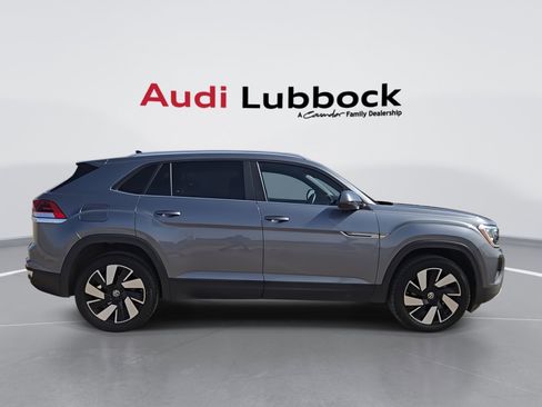 Used 2024 Volkswagen Atlas Cross Sport SE image 9