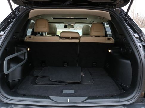 Used 2017 Jeep Cherokee Limited image 41