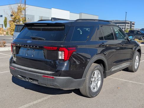New 2025 Ford Explorer Active image 3