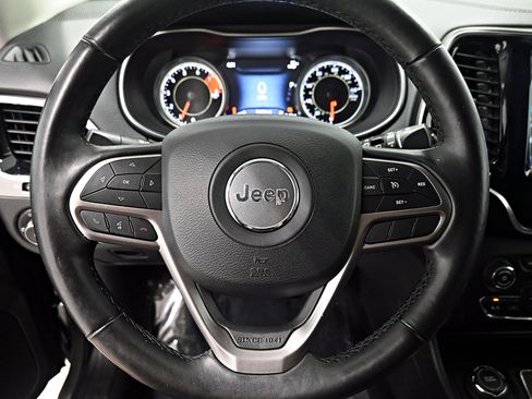 Used 2019 Jeep Cherokee Limited AWD/4WD image 7